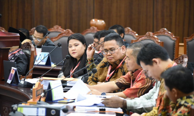 Bawaslu hadiri penyampaian keterangan dalam sidang lanjutan Perselisihan Hasil Pemilihan Umum (PHPU) Pemilihan Kepala Daerah (Pilkada) Serentak 2024 di Mahkamah Konstitusi (MK), Selasa (20/5/2025).