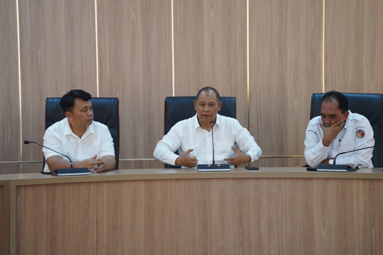 Anggota Bawaslu Totok Hariyono katanya saat memberikan arahan kepada CPNS Bawaslu di Gedung Bawaslu, Rabu (9/7/2025)./Foto: Publikasi dan Pemberitaan Bawaslu