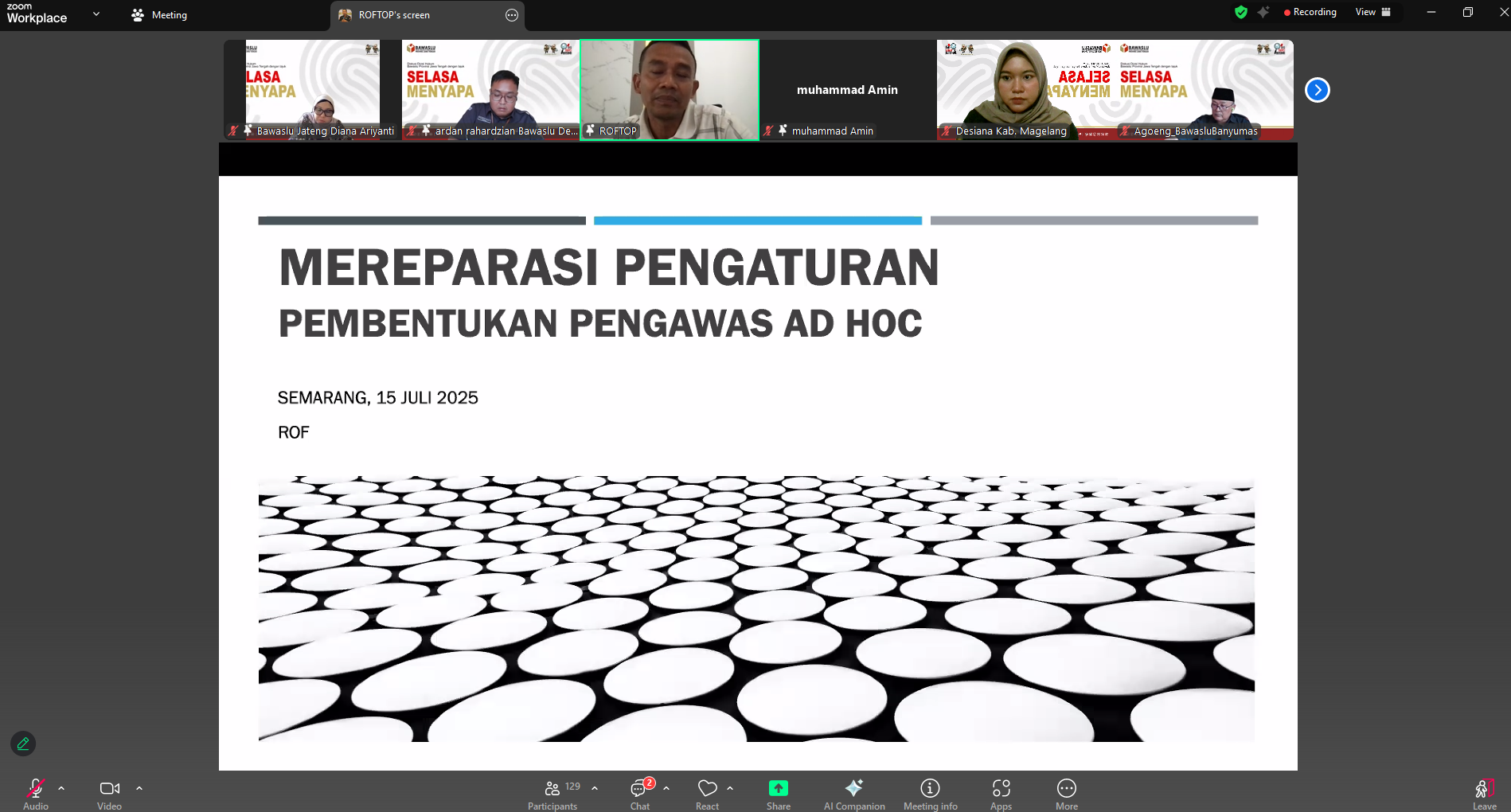 Bawaslu Kota Surakarta saat mengikuti kegiatan zoom diskusi hukum bertajuk Selasa Menyapa, Selasa, (15/07/2025).