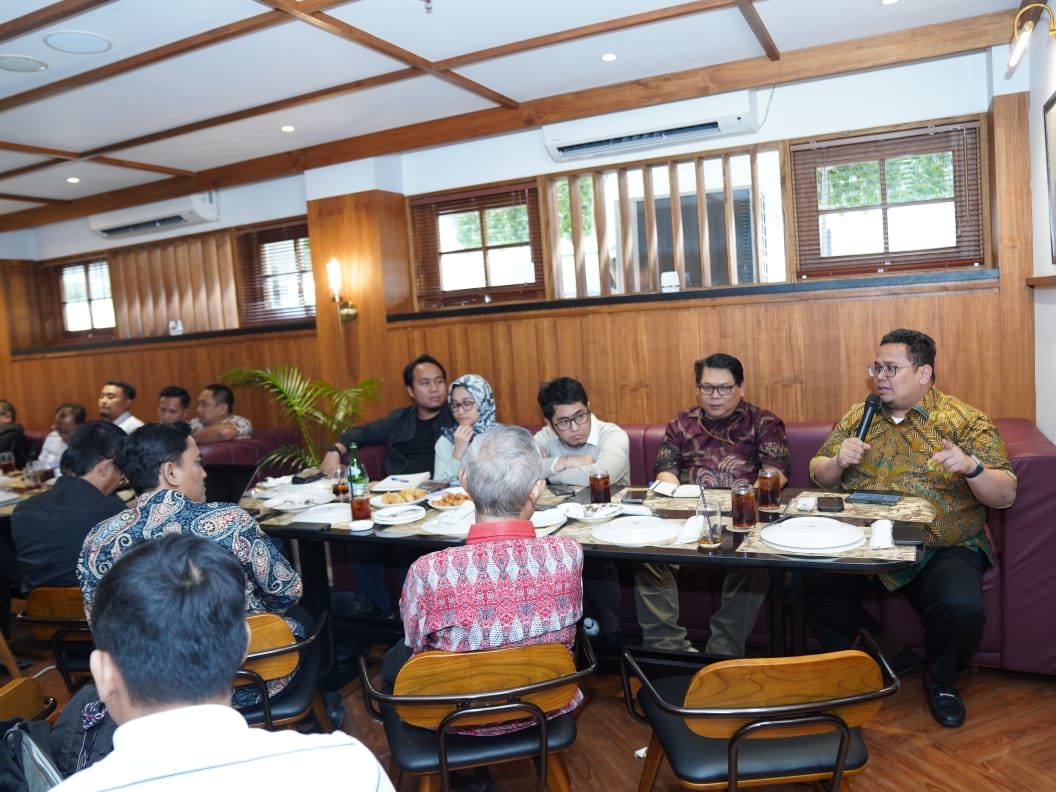 Ketua Bawaslu Rahmat Bagja saat berdiskusi dalam FGD Penyelenggara Pemilu: Suara Penyelenggara untuk perbaikan UU Pemilu di Jakarta, Kamis (4/7/2025)/Foto: Publikasi dan Pemberitaan Bawaslu