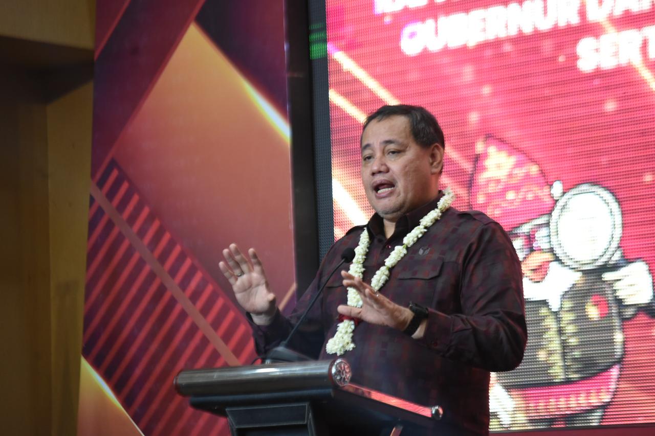 Anggota Bawaslu Herwyn JH Malonda dalam Rapat Evaluasi Kelembagaan Pada Pemilihan Tahun 2024 yang digelar Bawaslu Kalimantan Selatan di Banjarmasin, Minggu (19/1/2025).