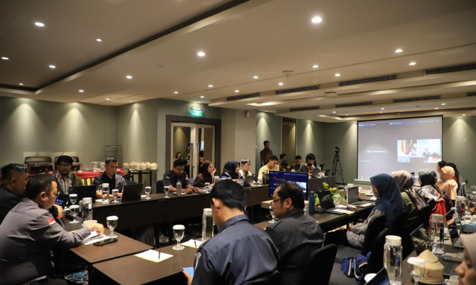 Anggota Bawaslu Puadi dalam Focus Group Discussion (FGD) Perencanaan Kegiatan Kompetisi Bawaslu Hackathon 1.0 di Jakarta, Selasa (7/10/2025).