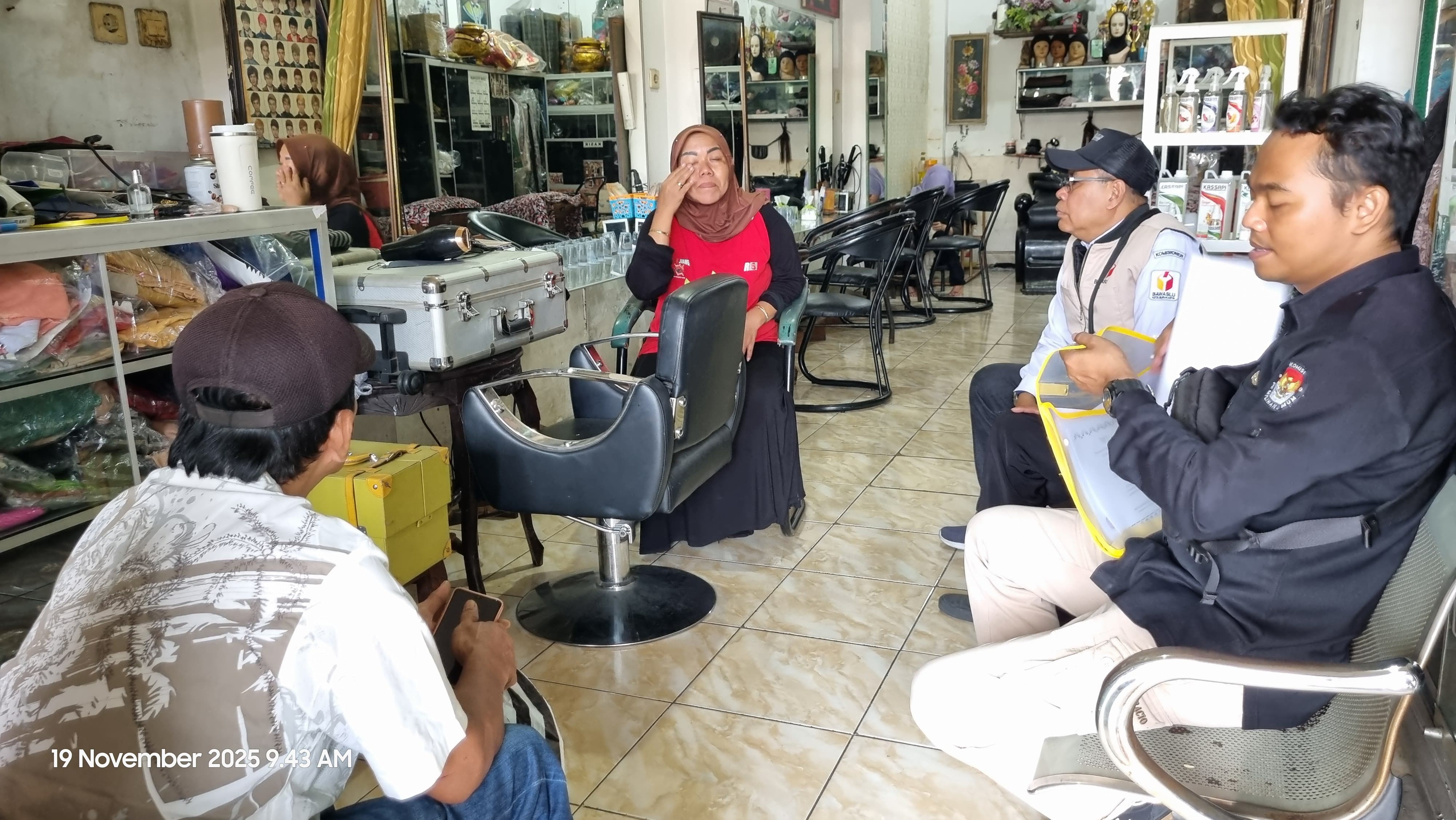 Agus Sulistyo saat melakukan pengawasan coktas di kecamatan Laweyan 