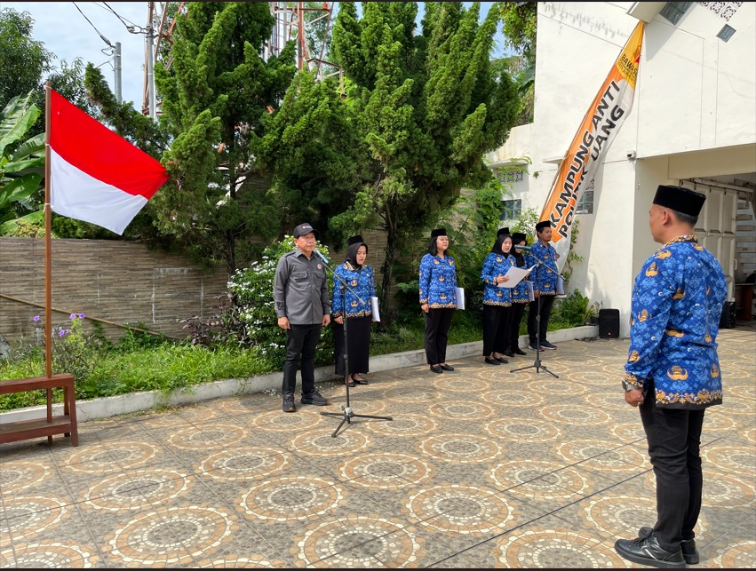 pelaksanaan upacara peringatan HUT KORPRI Bawaslu Kota Surakarta