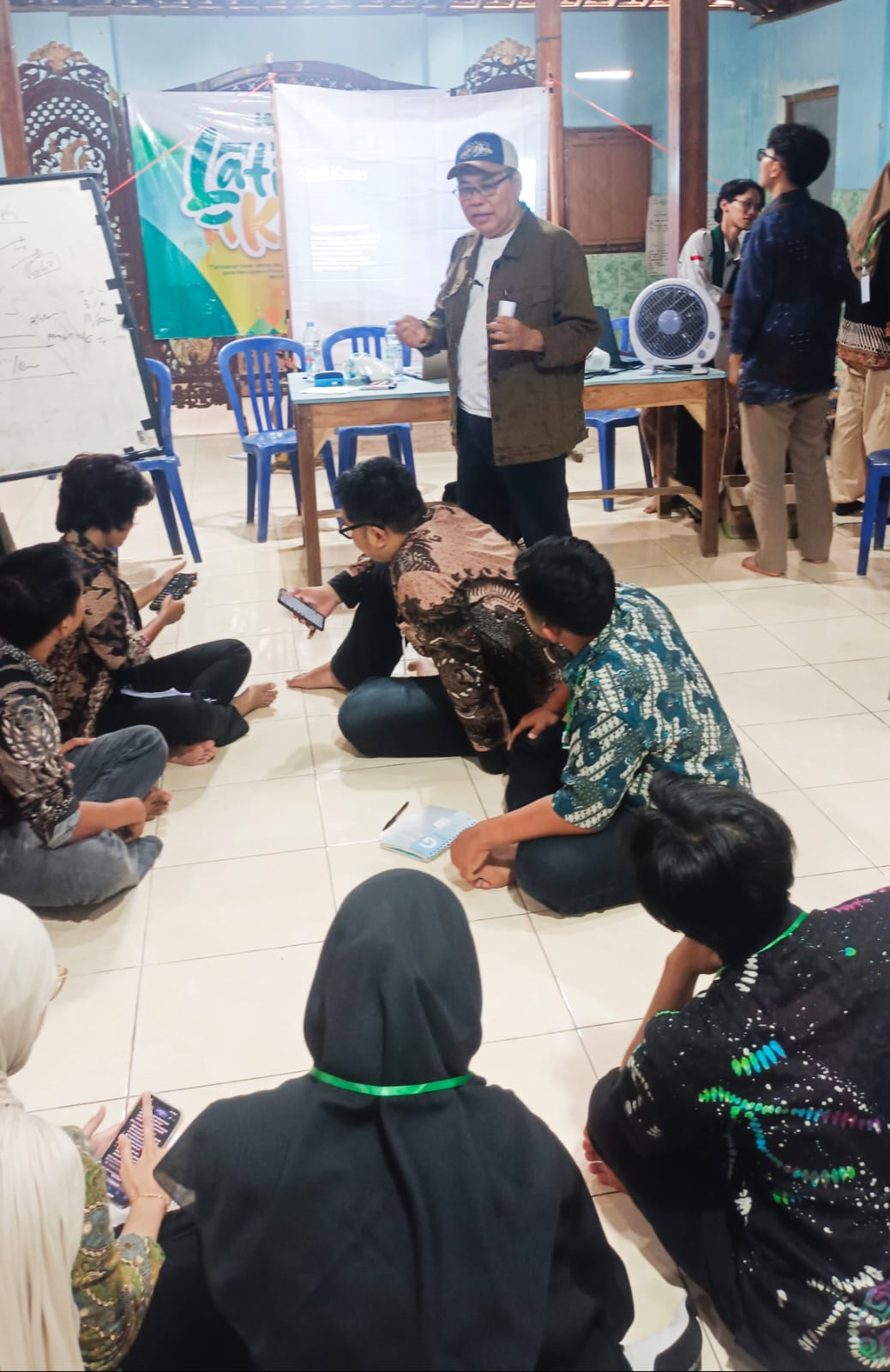 Agus Sulistyo saat hadir dalam konsolidasi demokrasi di Lumbung Gembira