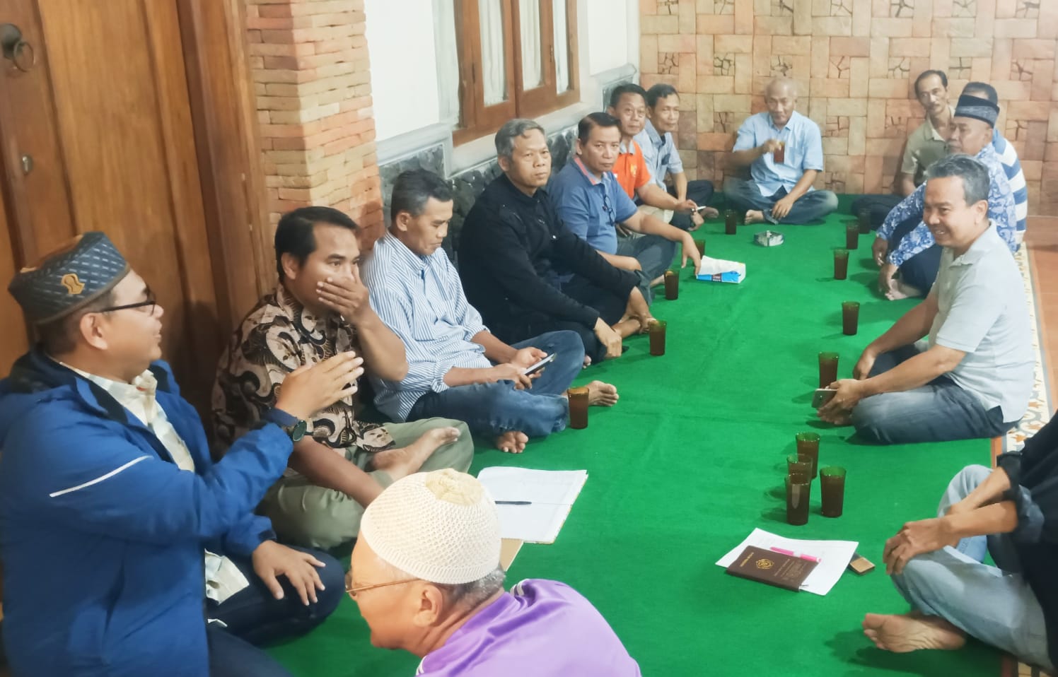 Agus Sulistyo saat hadir dalam pertemuan dan diskusi bersama tokoh masyarakat RW 16 Kelurahan Pajang, Kecamatan Laweyan, Kota Surakarta