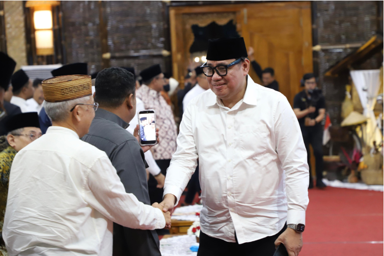 Anggota Bawaslu Herwyn JH Malonda menghadiri Safari Ramadan yang diselenggarakan Ketua Komisi II DPR RI Rifqinizamy Karsayuda di Bandung, Jawa Barat, Jumat (6/3/2026).
