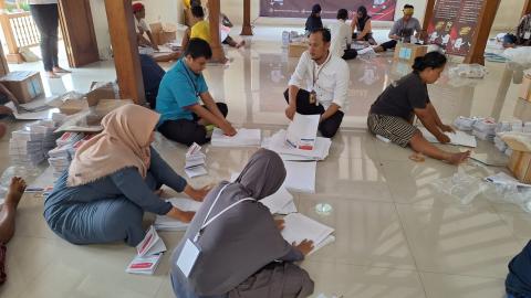 Bawaslu awasi Sortir Lipat Surat Suara