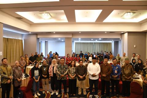 Foto Bersama Kegiatan Rapat dengan Stakeholder