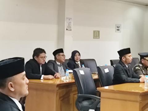 Agus Sulistyo saat menghadiri sidang paripurna