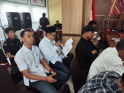 Agus Sulistyo saat membacakan hasil pengawasan Bawaslu pada pemutakhiran data pemilih berkelanjutan