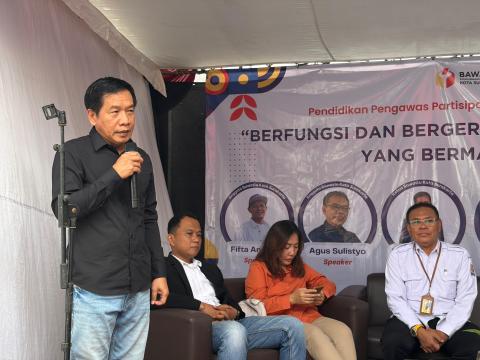 Ketua Bawaslu Kota Surakarta saat memberikan sambutan sekaligus arahan kepada peserta Pendidikan Pengawas Partisipatif (P2P) Gen-Z Kota Surakarta