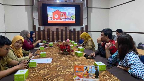 Rapat pembahasan rencana rehabilitasi eks SD Sumber 5 Surakarta Bawaslu Kota Surakarta bersama DPUPR Kota Surakarta di Ruang Rapat SIMBG DPUPR Kota Surakarta