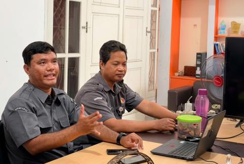 Muhammad Syaiful Mujib dan Muhammad Barokah saat mengikuti Tes Kompetensi PPID dalam rangkaian Monev KIP Provinsi Jawa Tengah Tahap III Tahun 2026 secara daring.