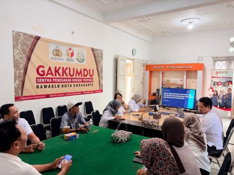 Foto suasana Rapat Internal