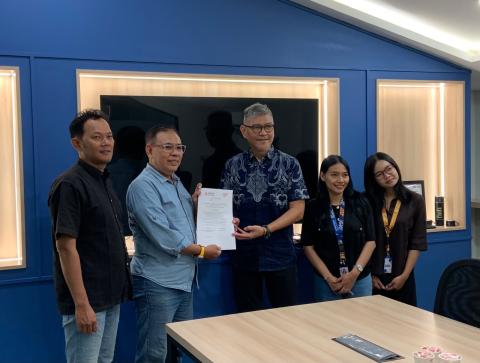 Bawaslu Kota Surakarta dengan Karavan Media Network and Research (KMNR) dalam pengembangan program sosialisasi, integrasi media, hingga riset persepsi pemilih dari kalangan Generasi Z dan Generasi Alpha