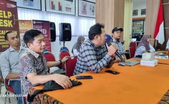 Ketua dan Anggota Bawaslu Kota Surakarta saat hadir di Rakor Persiapan Penyusunan Daftar Pemilih di Lokasi Khusus