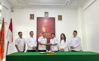 Prosesi Potong Tumpeng Perayaan HUT 17 Bawaslu RI