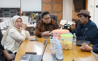 Ketua Bawaslu Rahmat Bagja saat menerima audiensi dari Institut Hijau Indonesia (IHI) di Gedung Bawaslu, Senin (22/7/2025)/Foto: Publikasi dan Pemberitaan Bawaslu