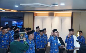 Pengambilan sumpah perwakilan Pegawai Pemerintah dengan Perjanjian Kerja (PPPK) melalui daring dan luring di Gedung Bawaslu, Jakarta, Selasa (1/7/2025)/Foto: Publikasi Pemberitaan Bawaslu