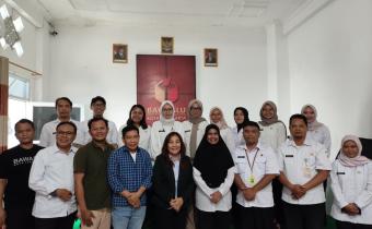 Foto Bersama dengan Kepala Sekretariat Bawaslu Provinsi Jateng dan Korsek Baru Bawaslu Kota Surakarta