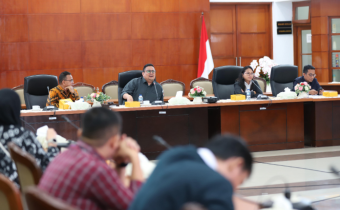 Ketua Bawaslu Rahmat Bagja saat menjadi narasumber dalam rapat Mahkamah Kehormatan Dewan (MKD) yang mengangkat tema Perbandingan dan Teknik Penyusunan Putusan Lembaga Etik di Bogor, Jawa Barat, Senin (2/2/2026).