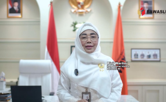 Inspektur Utama Bawaslu Rini Wartini dalam kultum Ngabuburit Pengawasan dengan tema ”Tata Kelola dan Akuntabilitas Kelembagaan dalam Perspektif Ramadhan” melalui daring, Jumat (13/3/2026).