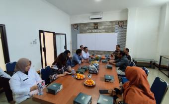 Bawaslu Kota Surakarta saat melaksanakan kegiatan konsolidasi demokrasi bersama Dewan Pimpinan Daerah (DPD) Partai Keadilan Sejahtera (PKS) Kota Solo