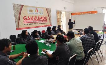 Rapat rutin Bawaslu Kota Surakarta Senin (10/8/2026)